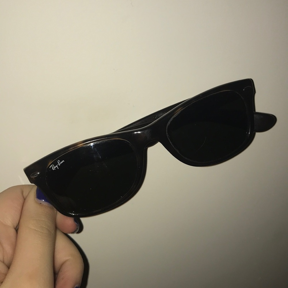New Wayfarer Classic Ray-Ban Sunglasses
